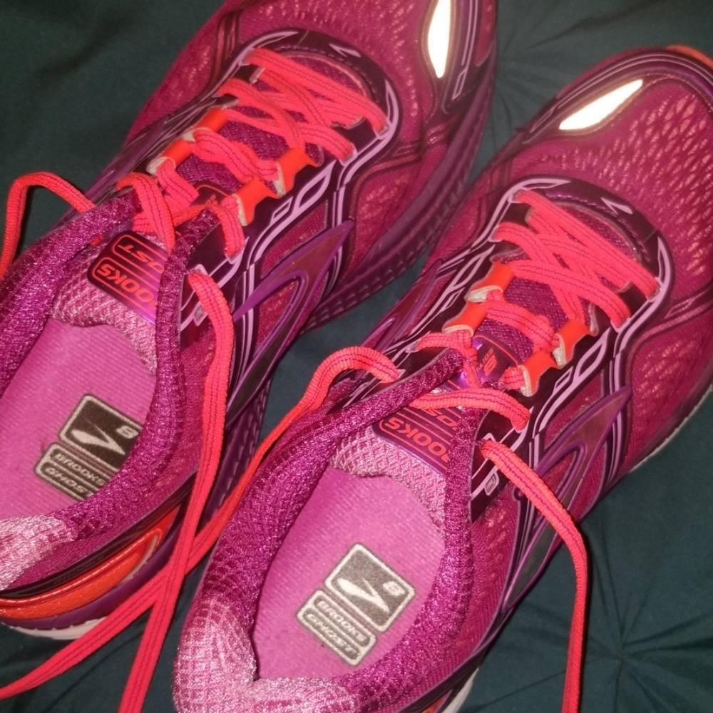 Womens Brooks, Ghost size 7.5